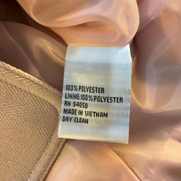 Le Suit Light Pink Ruffle Hem Two Piece Skirt and Jacket Suit Set Size 12P - Picture 5 of 10